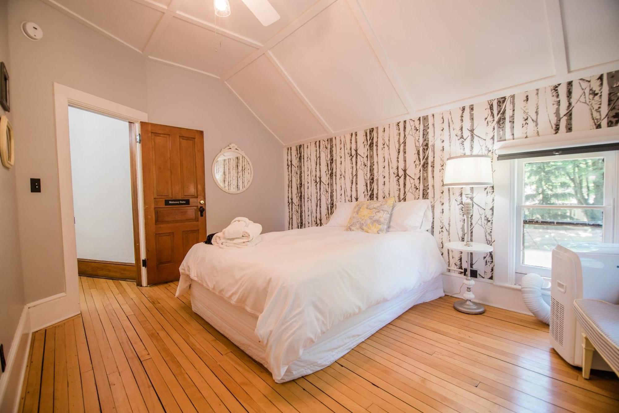 Mahaney Suite BW Boutique Hotel Central Lake Екстер'єр фото